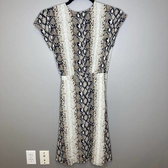 NWT Joie Bethwyn C Snakeskin Print Wrap Style Dress Size Medium - Picture 8 of 9